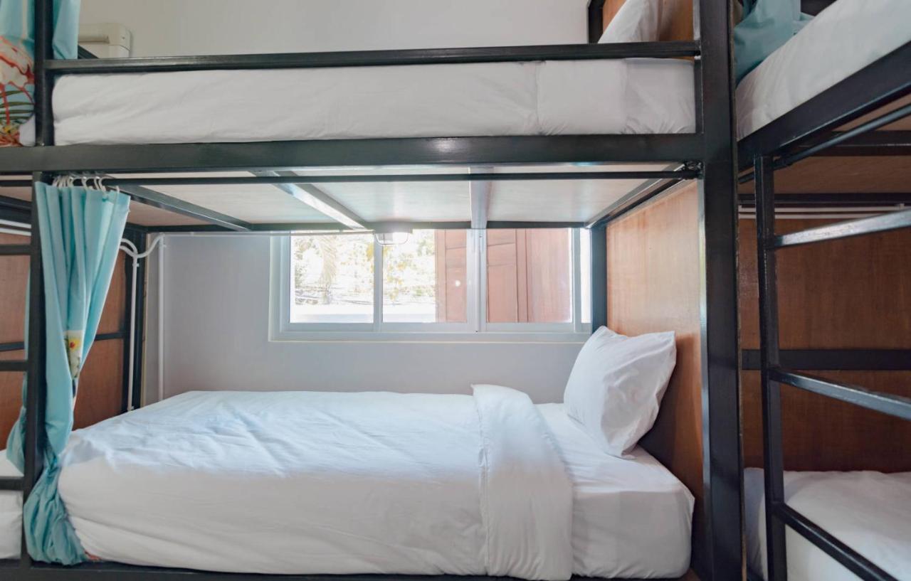 Bed At Beach Hostel Phuket Exterior photo