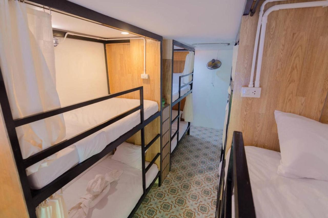 Bed At Beach Hostel Phuket Exterior photo